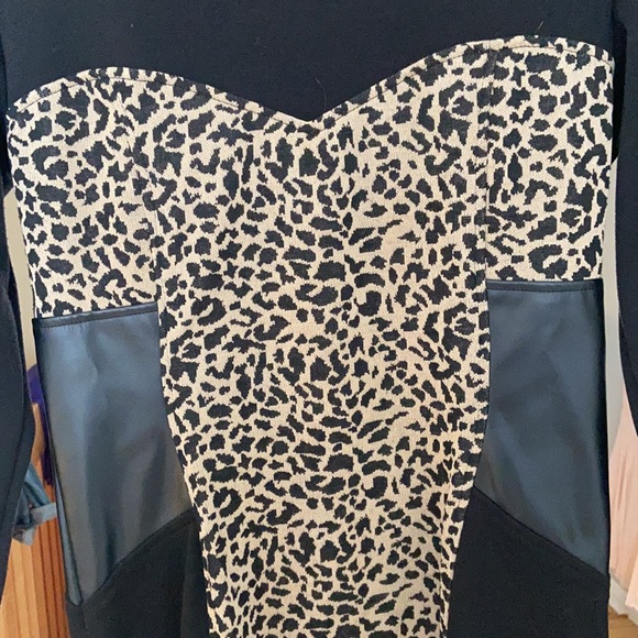 Long sleeve Mink Pink Dress. - Picture 2 of 4